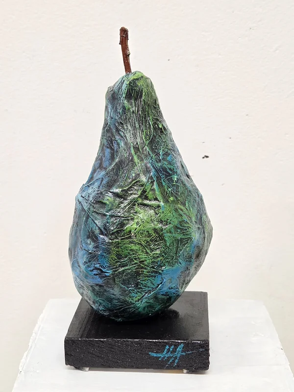 Skulptur Päron av Helena Andreasson
