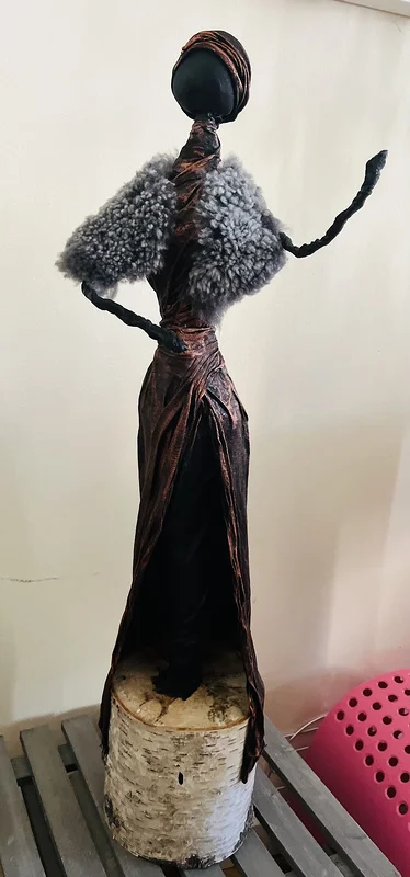 Skulptur Copper Lady av Amie Norrman Söderman