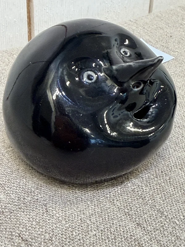 Skulptur HÄPEN av Anders Frisk