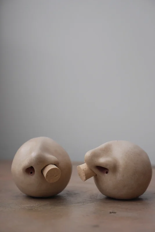 Skulptur Salt &amp; peppar av Jacqueline Hellmann