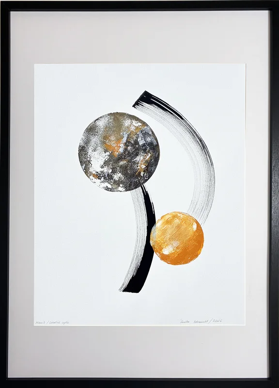 Double globes av Radka Isbrandt