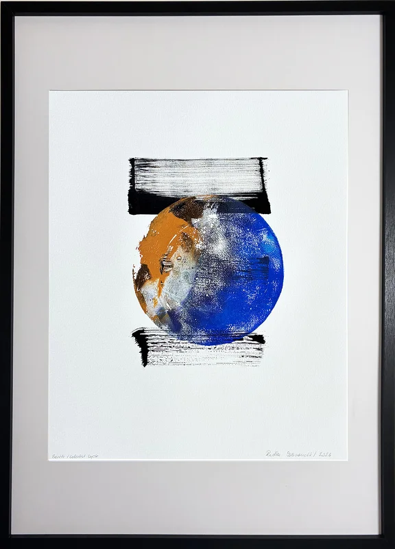 Earth 1 av Radka Isbrandt