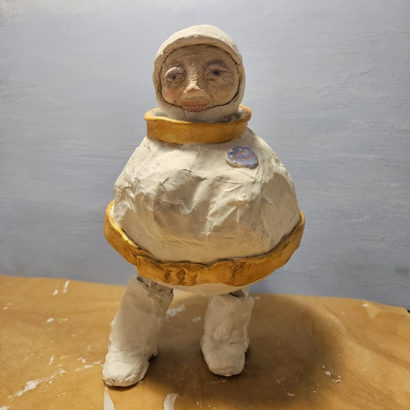Skulptur Mormor ska till rymden bara av Emma Holmqvist