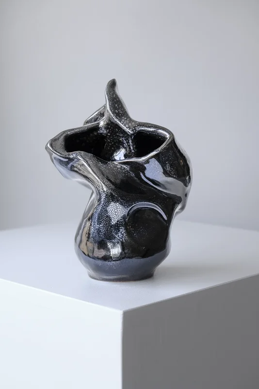 Skulptur Formidable av Rushe Berisha