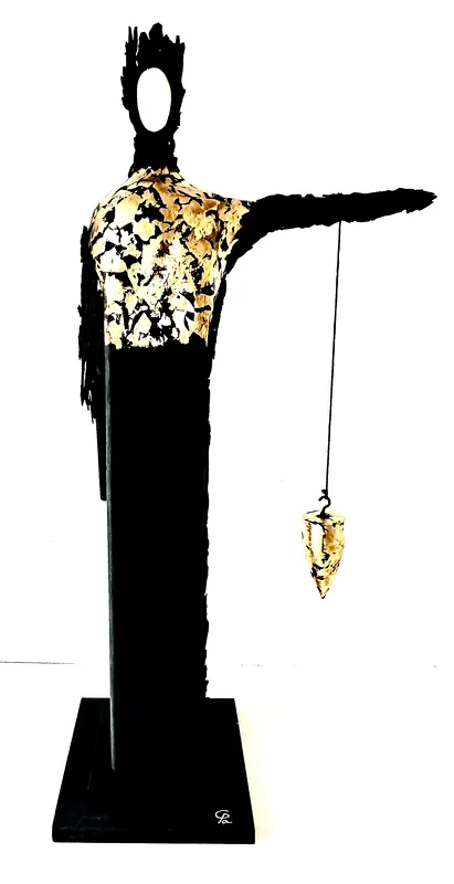 Skulptur The Fates - Lachesis av Carmen Paas